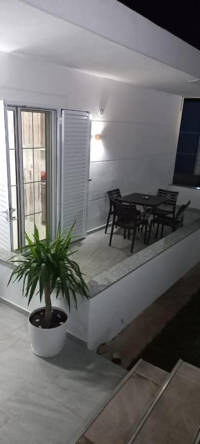 Arjan Dyli Guesthouse Ksamil Exterior photo